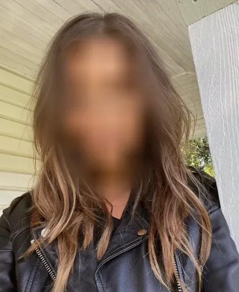 Greta, 32