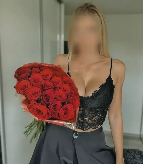 Hannah, 32