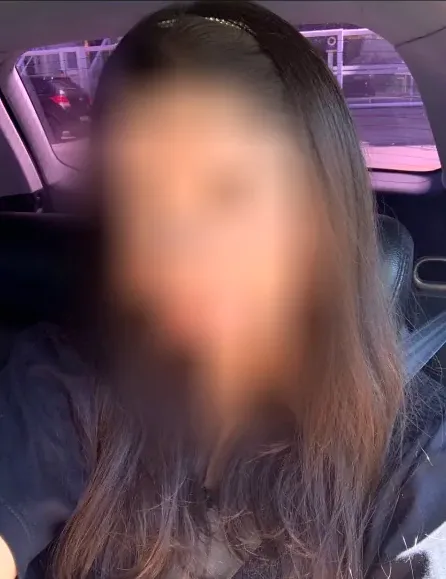 Larissa, 28