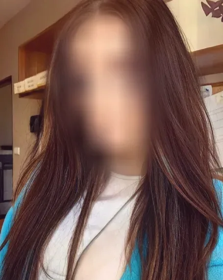 Simone, 27