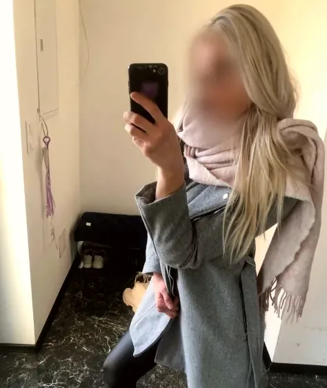 Valentina, 24